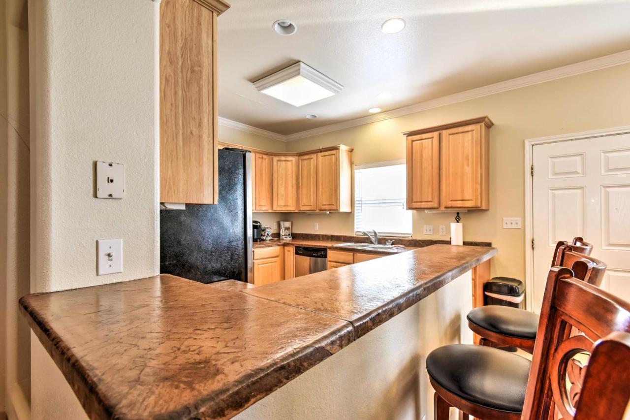 Waterfront Corpus Christi Townhome With Pool And Dock! Exteriör bild